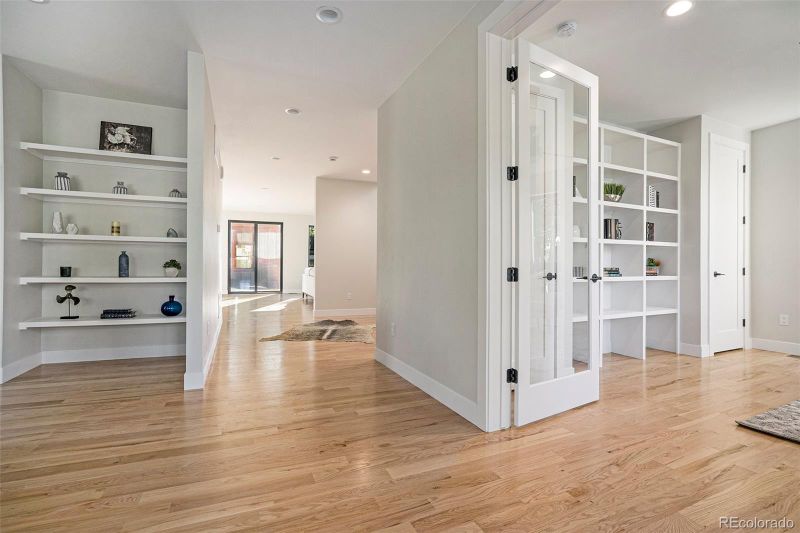 2650 Jasmine St, Denver, CO 80207