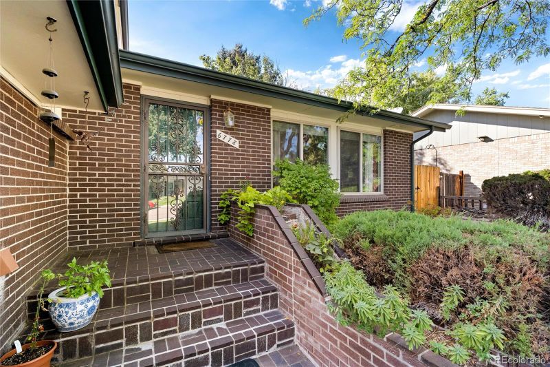 6778 Xenon Dr, Arvada, CO 80004