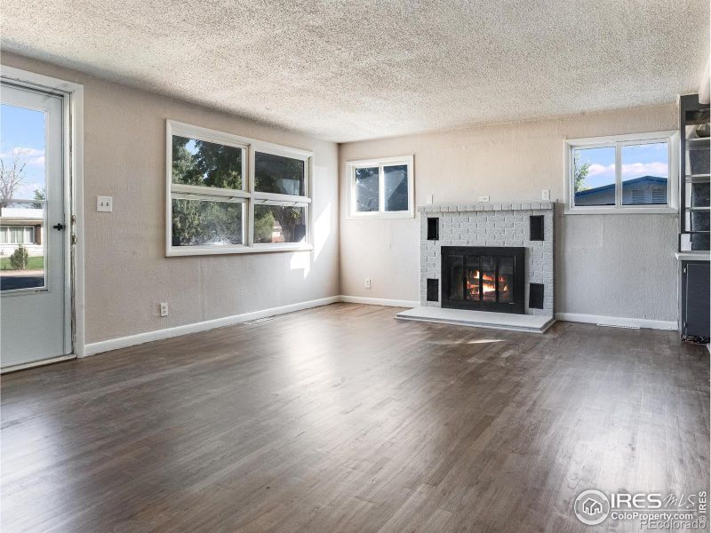 121 Spruce St, Log Lane Village, CO 80705