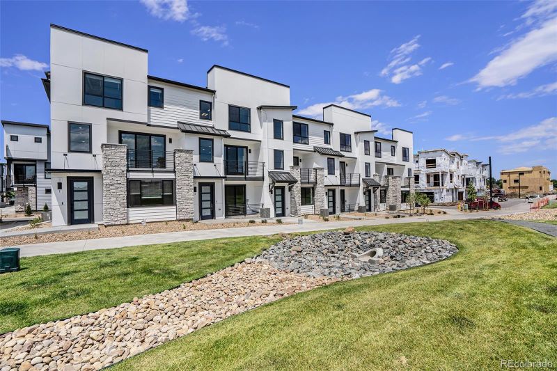 2012 S Holly St #2, Denver, CO 80222