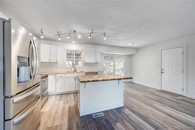 45 Normandy Cir, Pueblo, CO 81001
