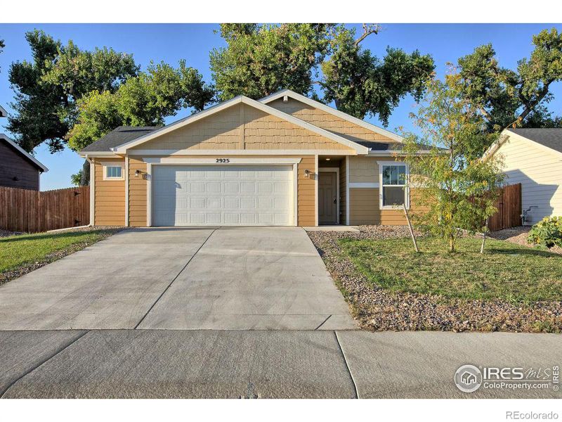 2925 Shady Oaks Dr, Evans, CO 80620