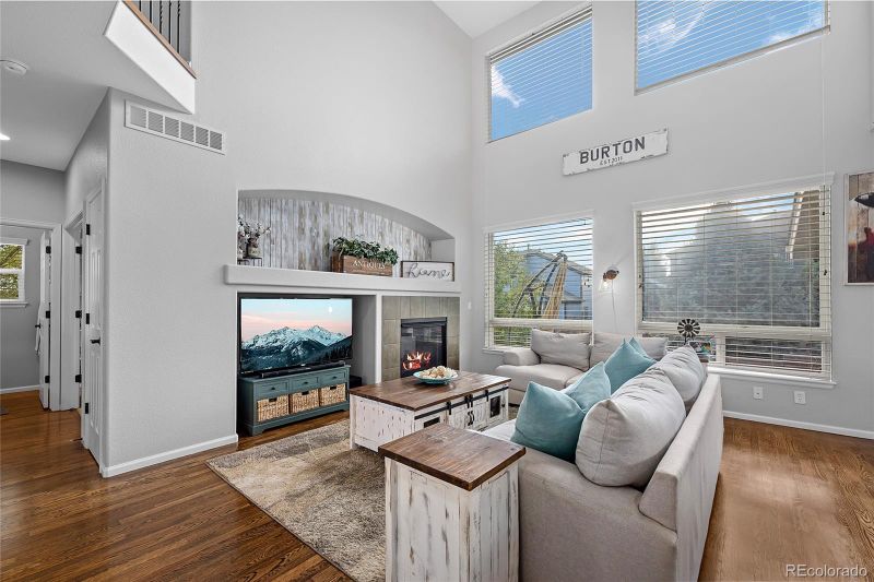 592 Cinnabar Ln, Castle Rock, CO 80108