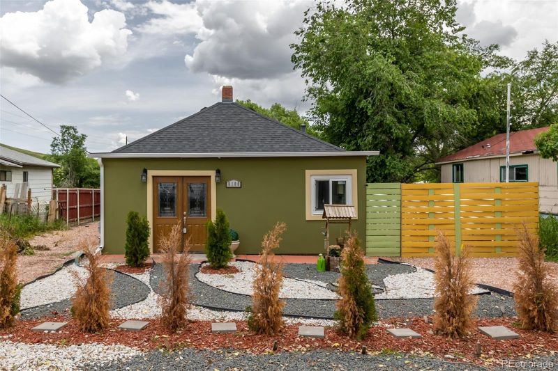 8180 3rd Ave, Arvada, CO 80007