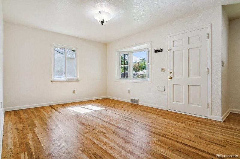 2824 S Jackson St, Denver, CO 80210