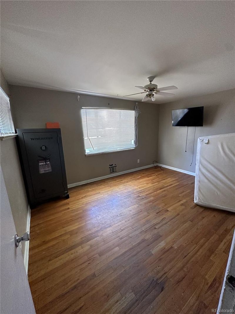 1716 Florence, Aurora, CO 80010