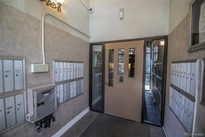 1233 N Ogden St #605, Denver, CO 80218