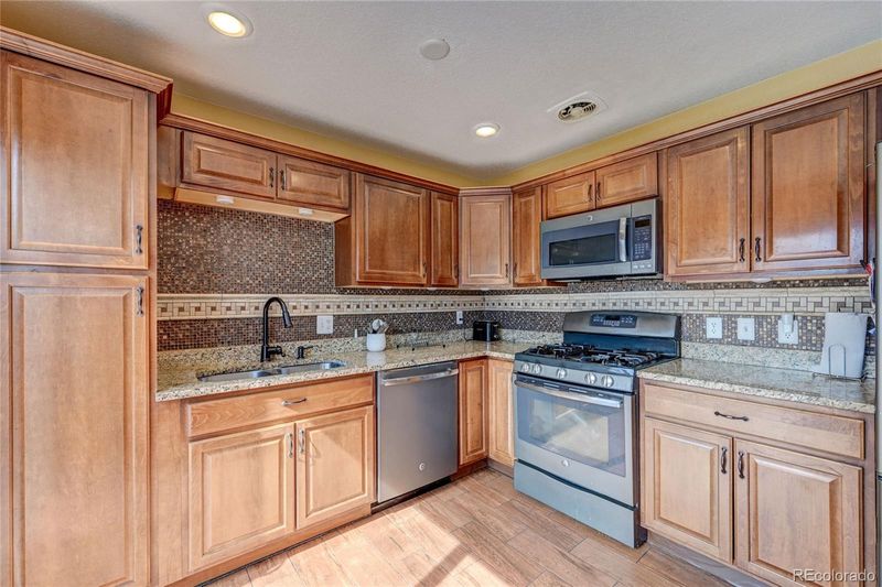 16724 E Tufts Ave, Aurora, CO 80015