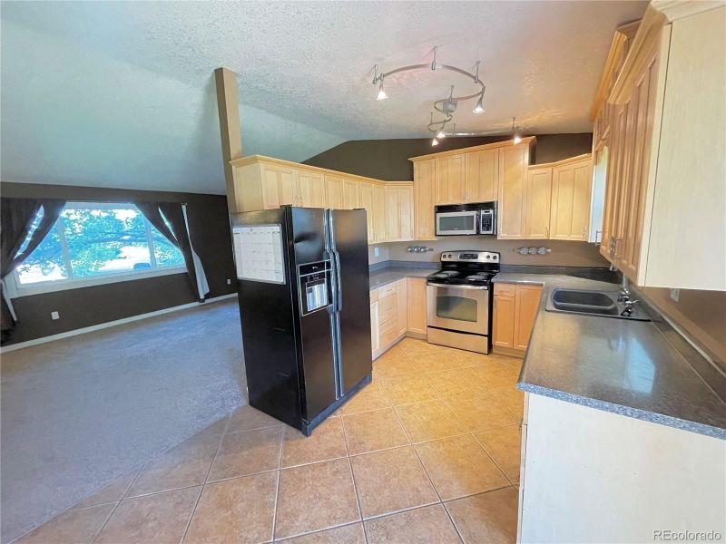 4 Flintlock Ct, Pueblo, CO 81008