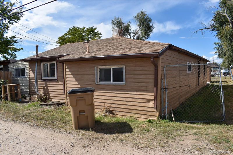 56 N 9th Ave, Brighton, CO 80601