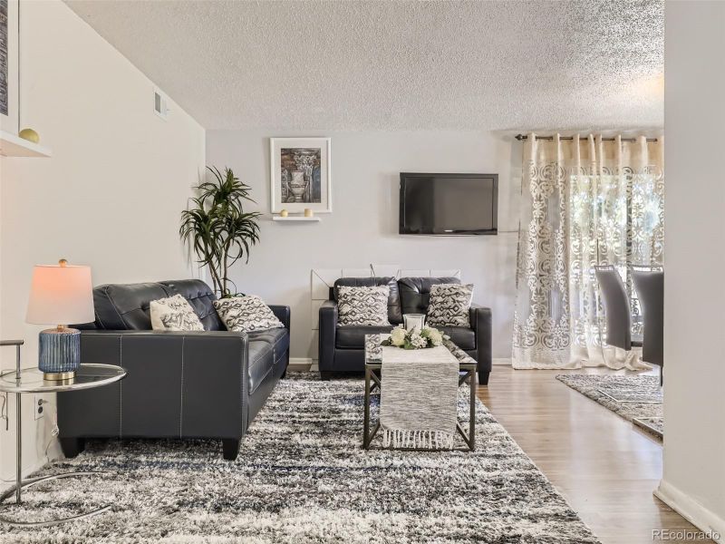12490 E Cornell Ave #202, Aurora, CO 80014