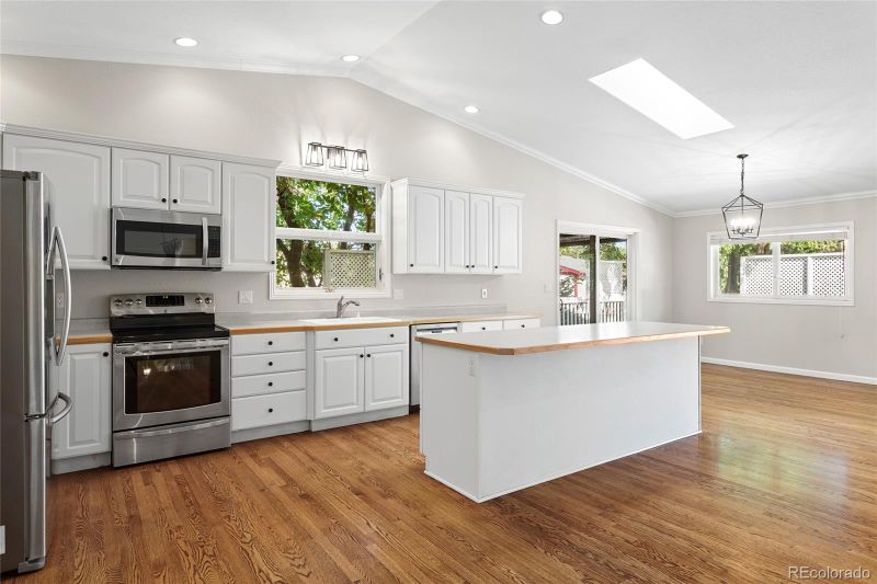 8526 S Carr St, Littleton, CO 80128
