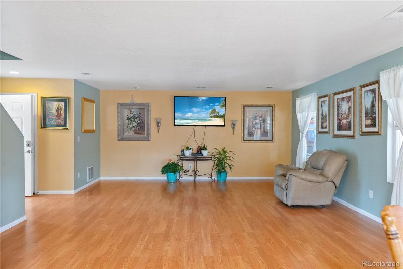 414 E 77th Pl, Thornton, CO 80229