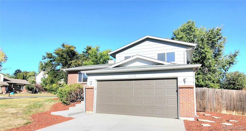 2068 S Quintero St, Aurora, CO 80013