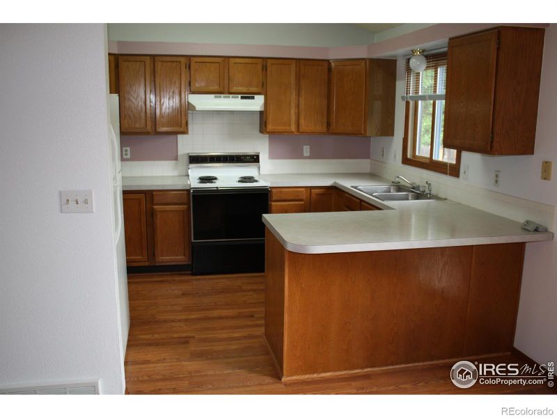 637 Bear Creek Dr, Fort Collins, CO 80526