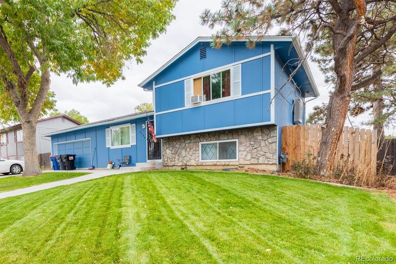 8136 Explorador Calle, Denver, CO 80229
