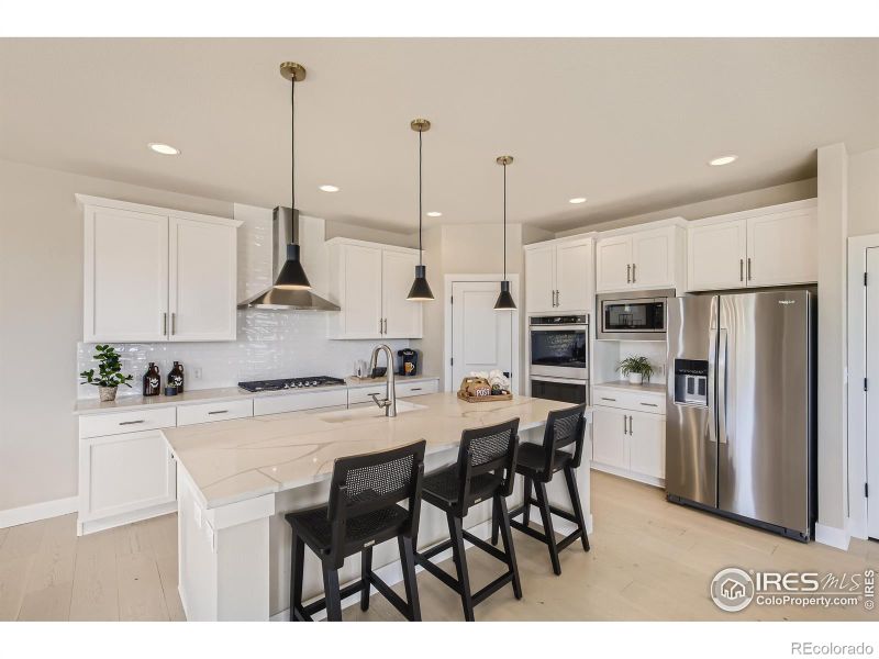 2912 Hidden Brook Pl, Longmont, CO 80503
