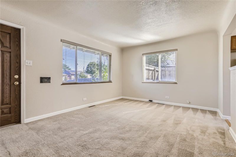 2865 Pontiac St, Denver, CO 80207