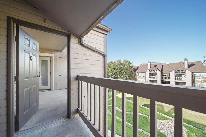 9242 E Arbor Cir #J, Englewood, CO 80111