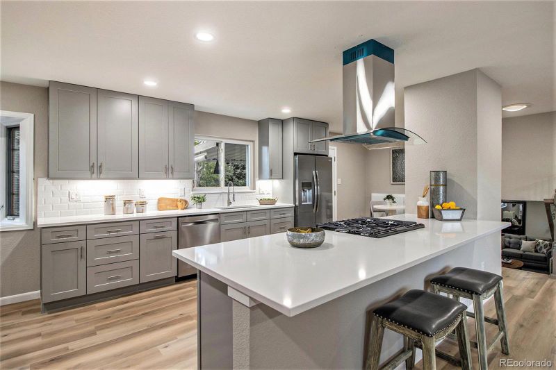 7527 E Fremont Dr, Centennial, CO 80112