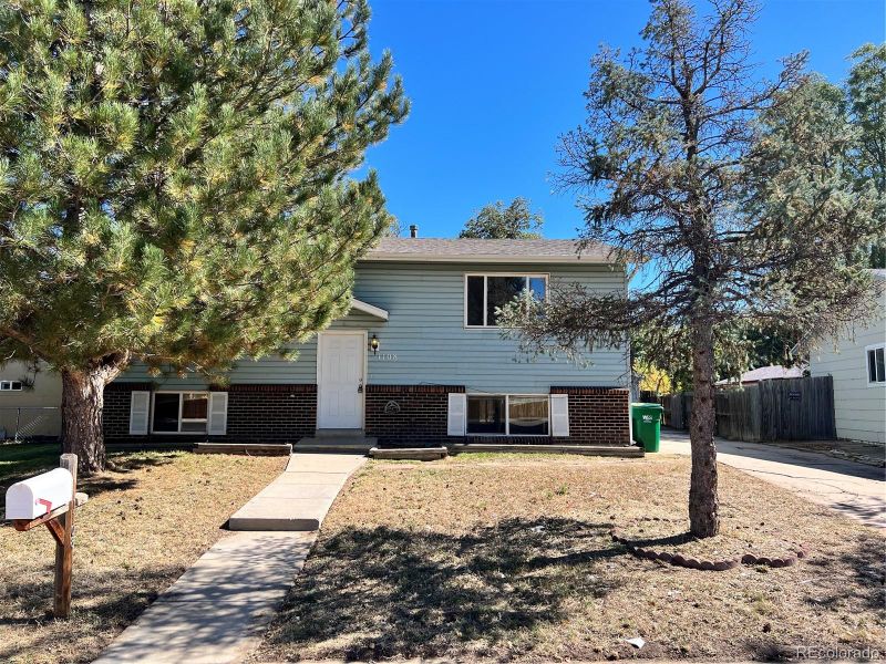 1108 Nucla St, Aurora, CO 80011