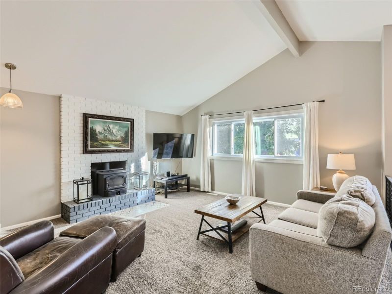 2548 Cambridge Dr, Longmont, CO 80503
