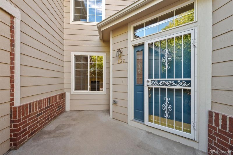 132 W Sterne Pw, Littleton, CO 80120