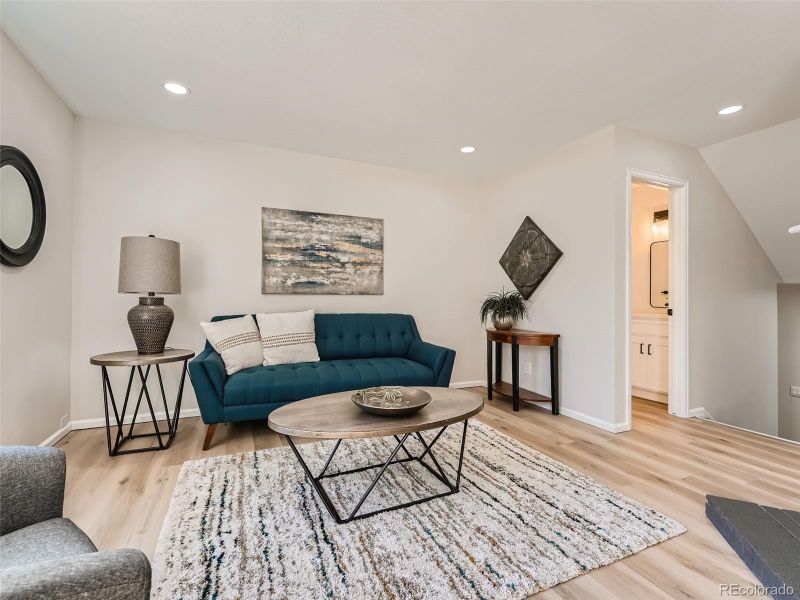 7134 E Dry Creek Cir, Centennial, CO 80112
