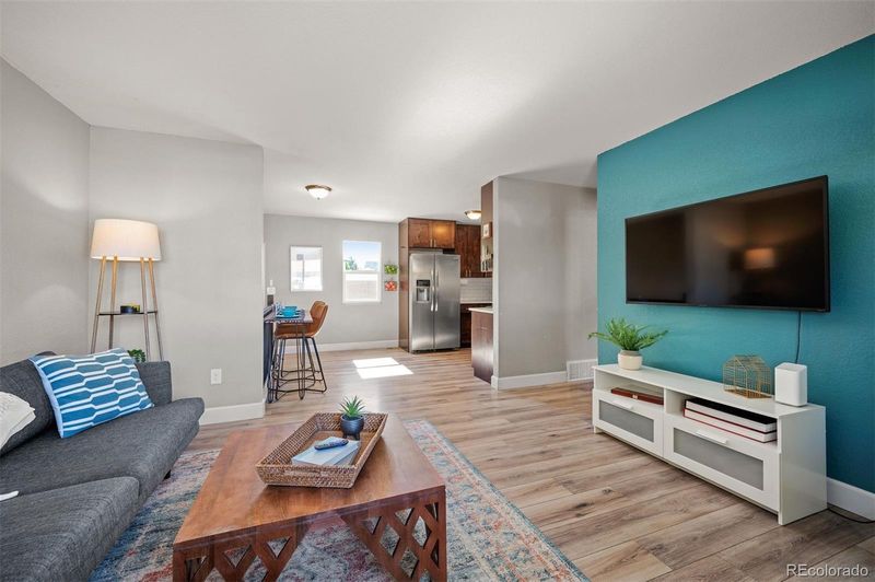 427 S Lima Cir, Aurora, CO 80012