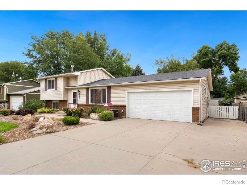 725 Wagonwheel Dr, Fort Collins, CO 80526