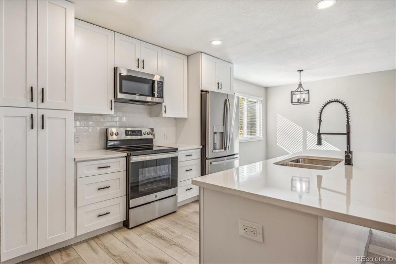 777 Rees Ct, Longmont, CO 80504