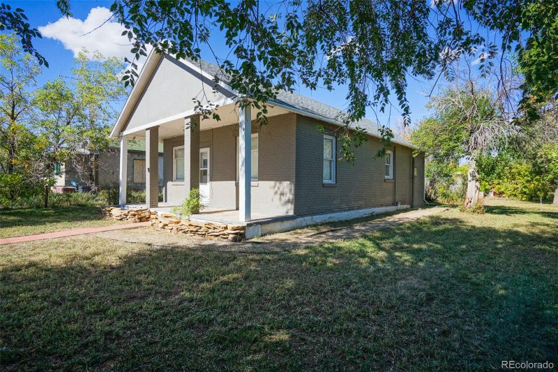 204 W 9th St, Walsenburg, CO 81089