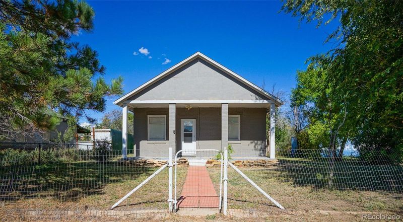 204 W 9th St, Walsenburg, CO 81089