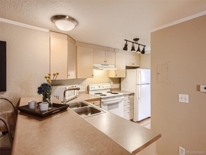 336 N Grant St #210, Denver, CO 80203