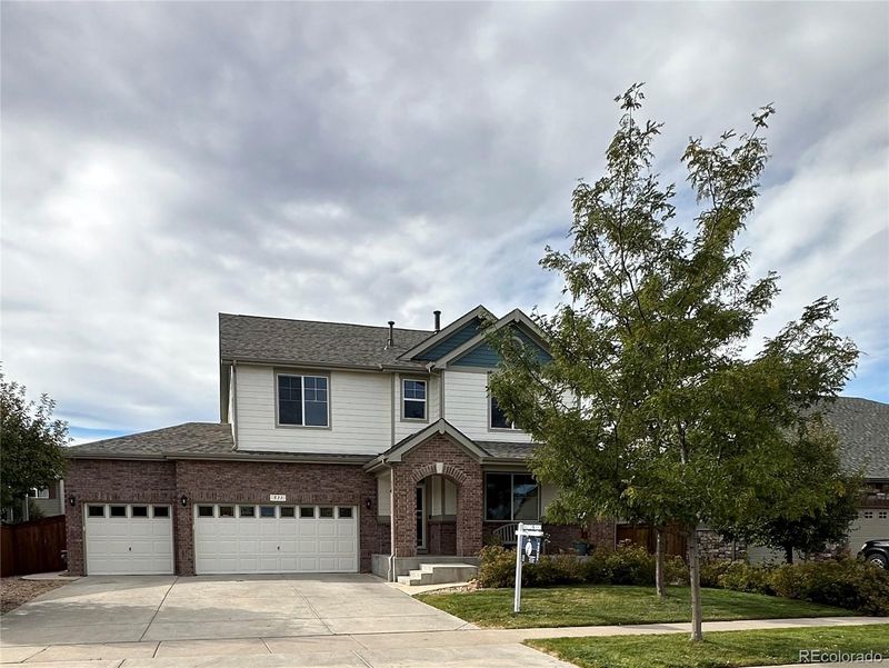 511 N Jackson Gap Way, Aurora, CO 80018