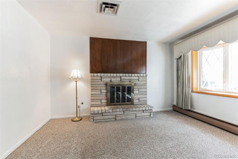 105 S Harding Ave, Johnstown, CO 80534
