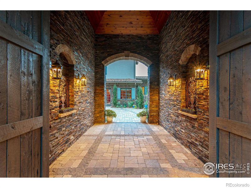 6840 Goldbranch Dr, Niwot, CO 80503