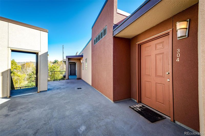 5201 S Fox St #304, Littleton, CO 80120