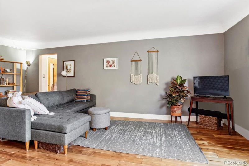 1175 N Emerson St #207, Denver, CO 80218