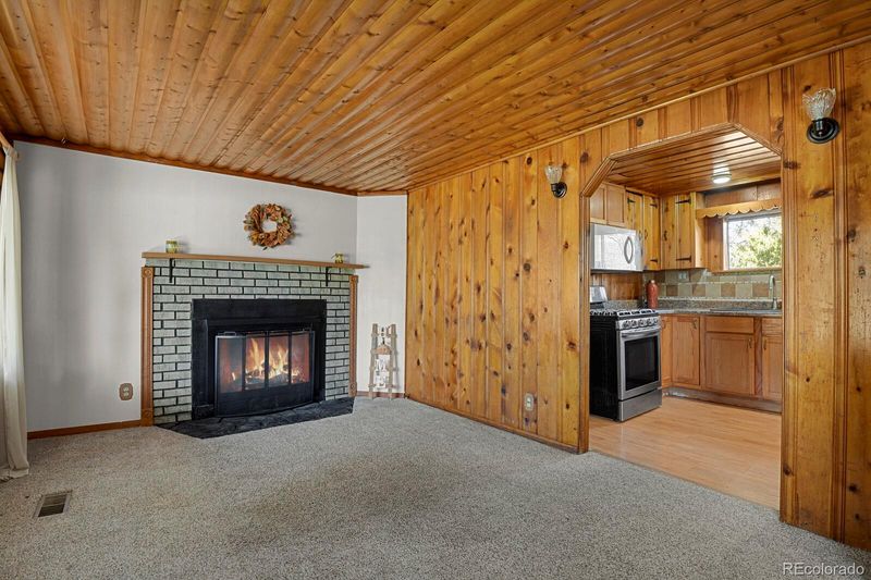 130 32 1/2 Ln, Pueblo, CO 81006