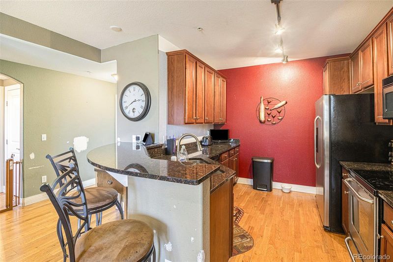 9059 E Panorama Cir #B-212, Englewood, CO 80112