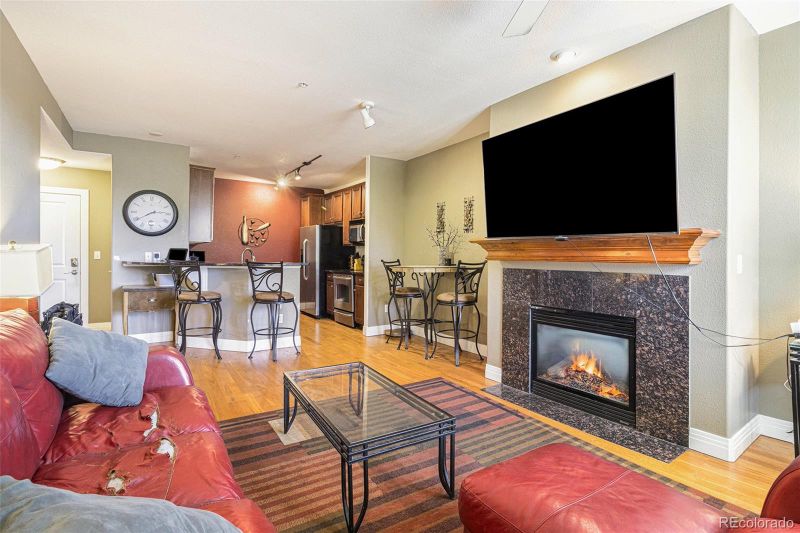 9059 E Panorama Cir #B-212, Englewood, CO 80112