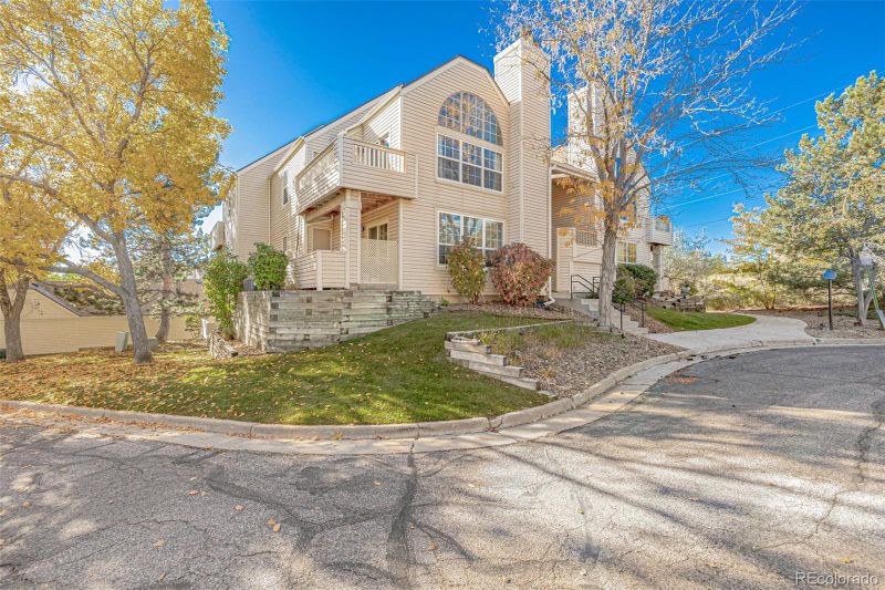995 S Miller St #304, Lakewood, CO 80226