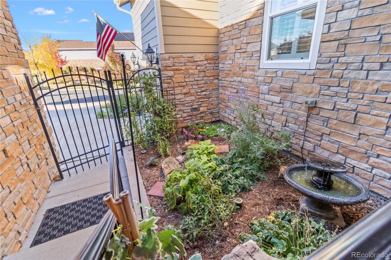 23753 E Eads Dr, Aurora, CO 80016