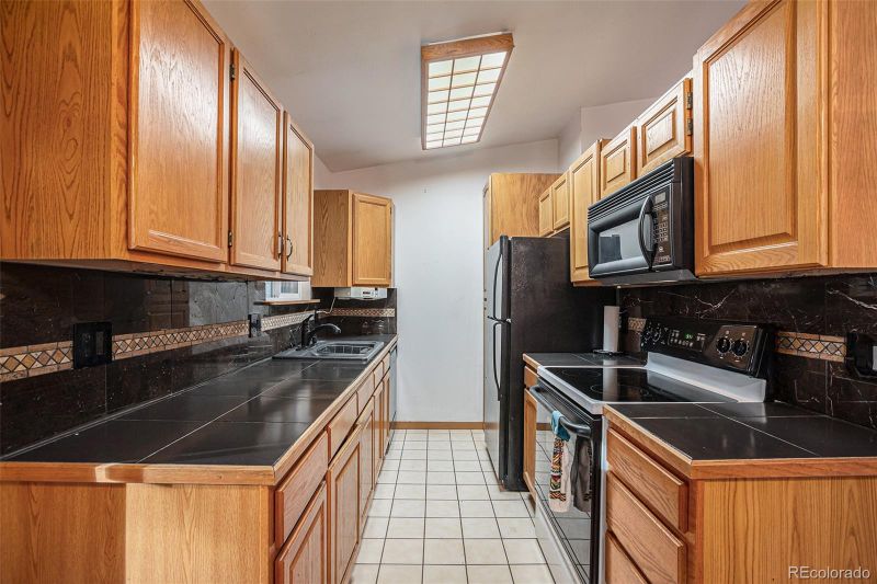 4055 S Richfield St, Aurora, CO 80013