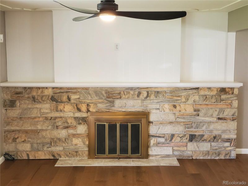 1711 Collyer St, Longmont, CO 80501
