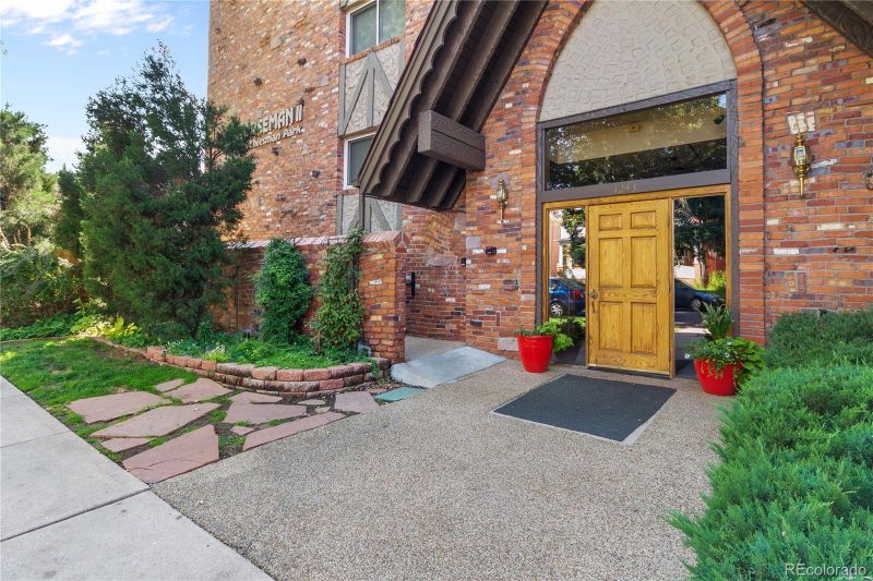 1243 Gaylord St #310, Denver, CO 80206