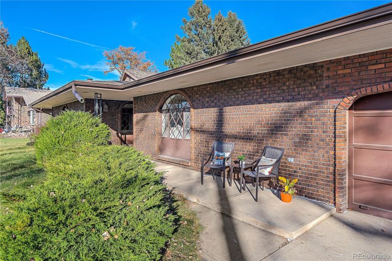 1230 Everett Ct, Lakewood, CO 80215