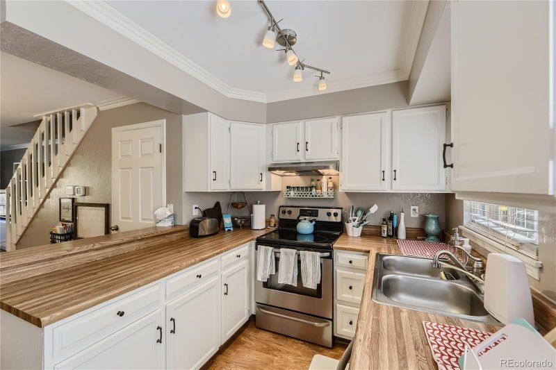 2679 E Nichols Cir, Centennial, CO 80122