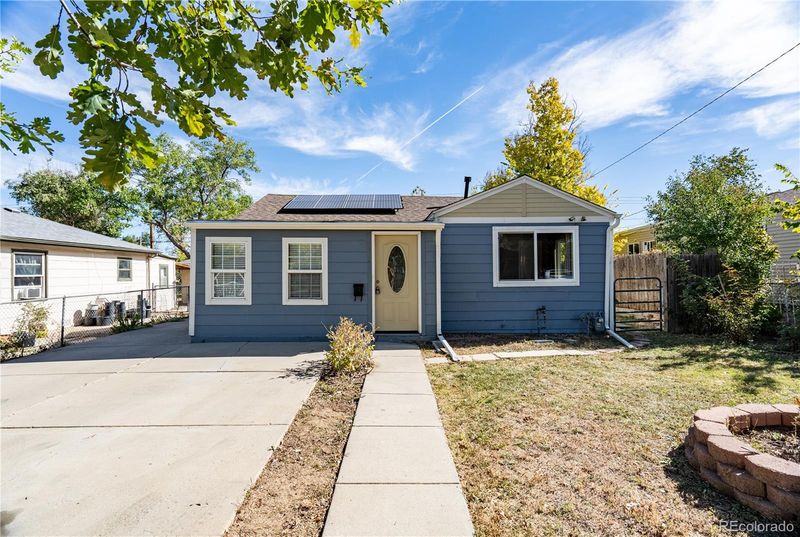 1124 Newark St, Aurora, CO 80010